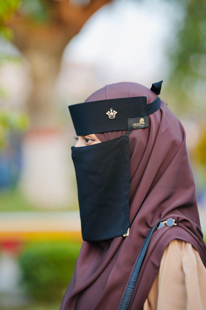 PENDENT CROWN NIQAB